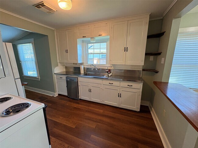 Building Photo - 510 Hicks St