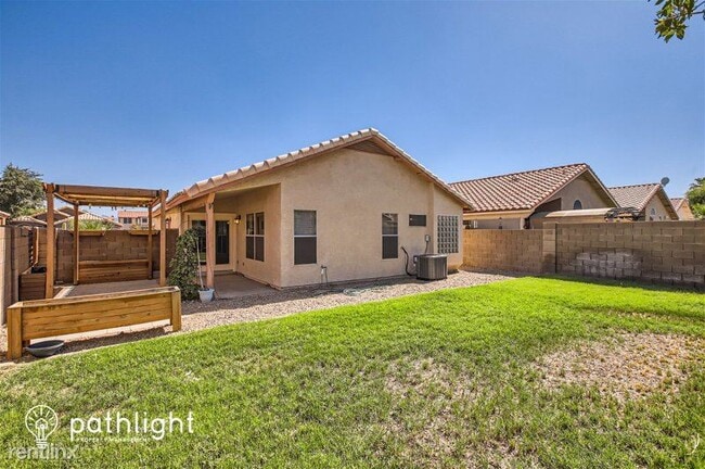 Building Photo - 3 br, 2 bath House - 12618 W Cambridge Ave...