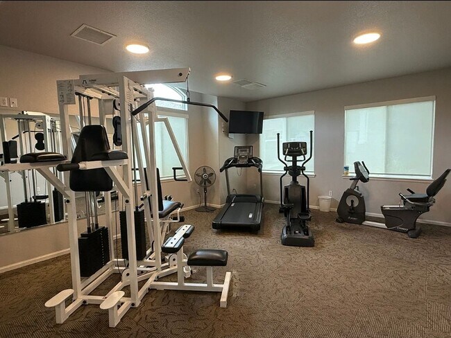 Building Photo - 8481 W Union Ave