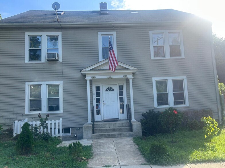 Building Photo - 4315 River Rd NW