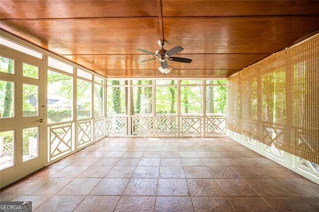 Building Photo - 1784 Halbro Dr