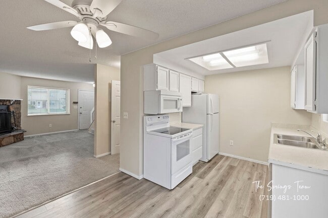 Building Photo - La Jolla 2BD Two-Story Townhome convenient...