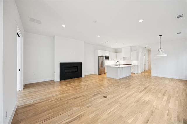 Building Photo - 5636 Winton St