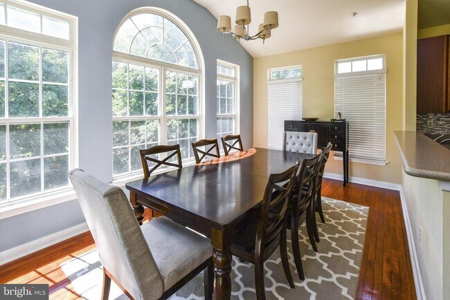 Building Photo - 13003 Belle Meade Trace