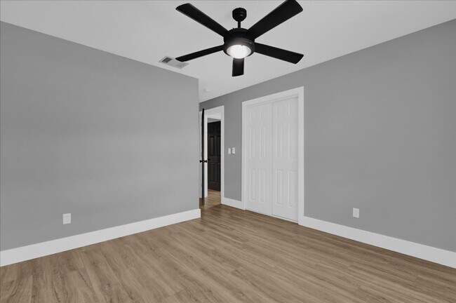 Building Photo - FOR RENT!! SIMPLY STUNNING 4 BED 2 BATH PO...