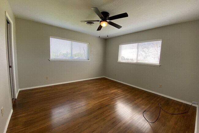 Building Photo - 4511 Scotty Dr