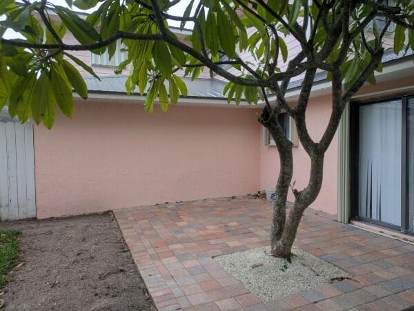 Building Photo - 1772 Gulfstream Ave