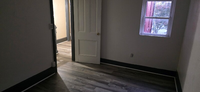 Building Photo - 227 Hummel St