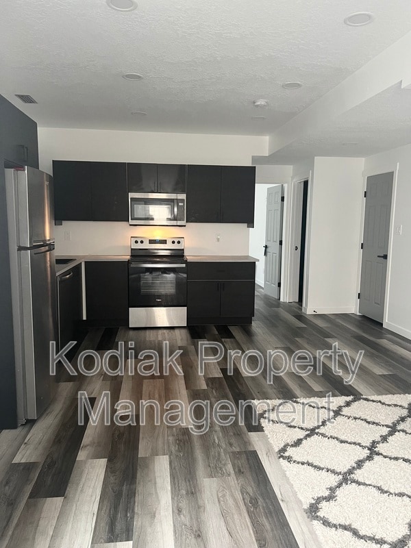 Building Photo - 3733 N Valley Vista Way