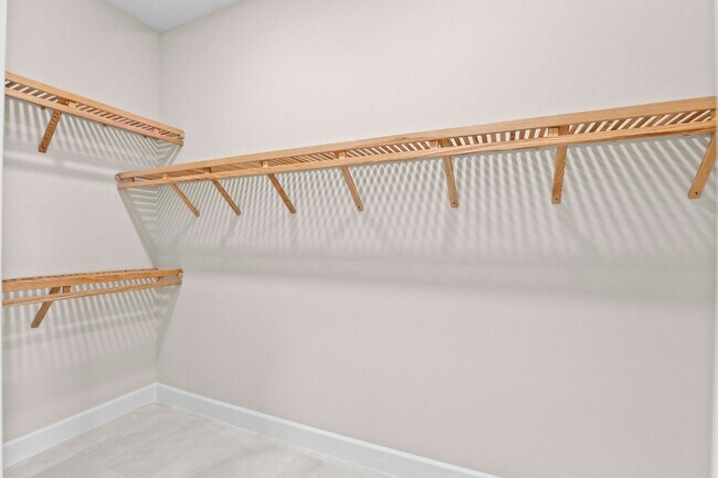 Building Photo - 14823 Wildwood Cir