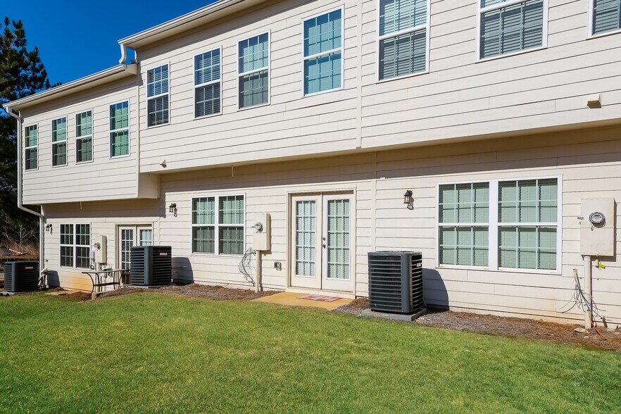 Building Photo - 243 Riley Cir