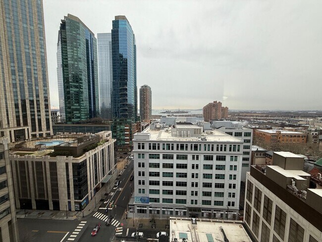 Building Photo - 105 Greene St