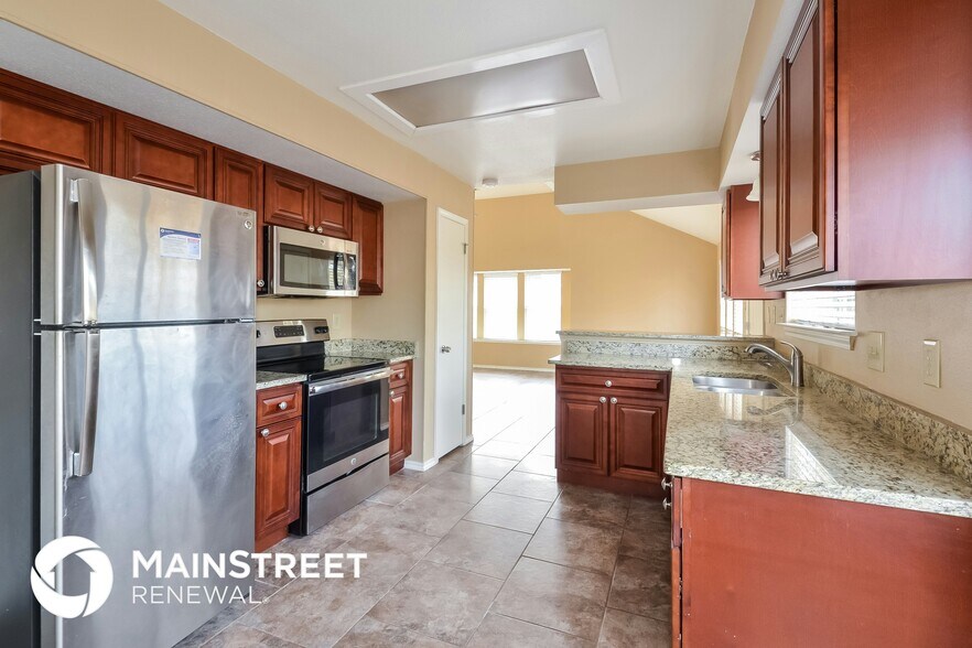 Building Photo - 14919 Tropical Wind Dr