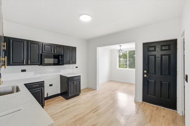 Building Photo - 5415 S Hoyne Ave