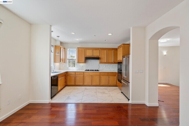 Building Photo - 7981 Bellina St