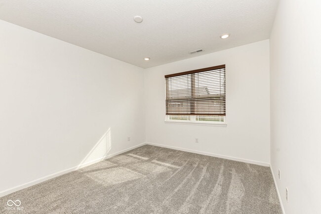 Building Photo - 291 Limerick Ln