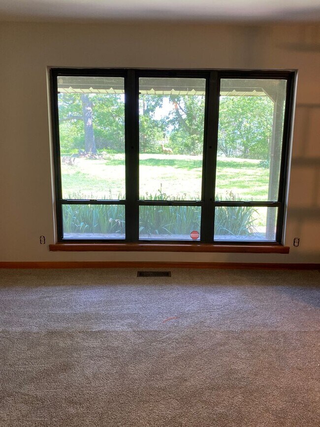 Building Photo - Country Living! Cute 2 bedroom 1 bath home...