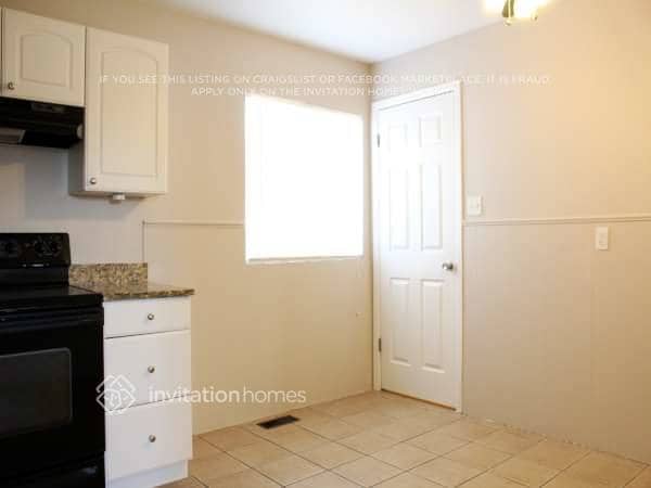 Building Photo - 13298 Lackland Dr