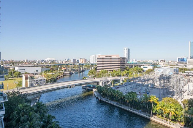 Building Photo - 690 SW 1st Ct