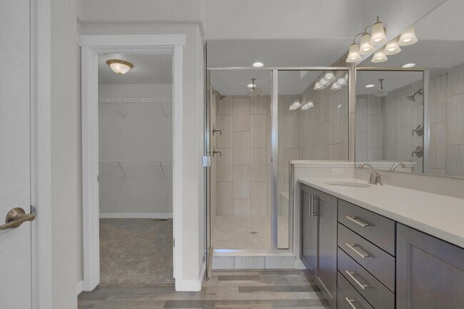 Building Photo - 15782 Lake Mist Dr