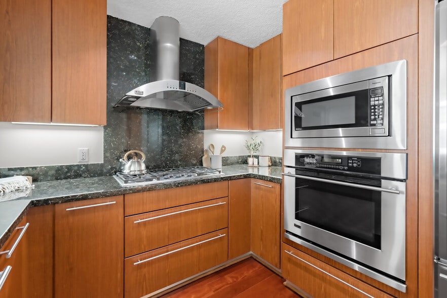 Building Photo - 3141 Michelson Dr