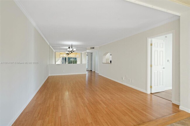 Building Photo - 1811 Sabal Palm Dr