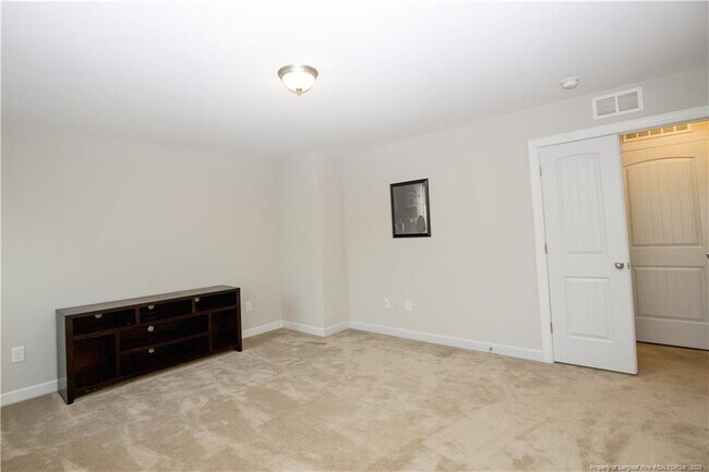 Building Photo - 747 Century Dr