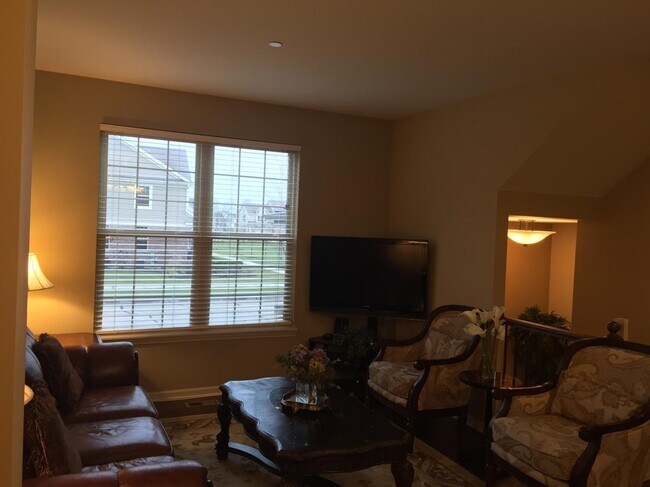 Building Photo - 2481 Waterbury Ln