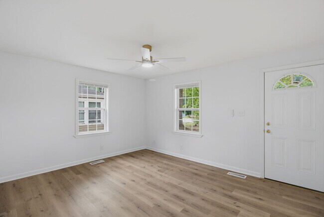 Building Photo - 931 Marlboro St