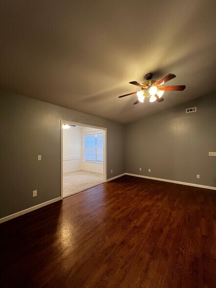 Building Photo - 1110 3rd Loop Rd