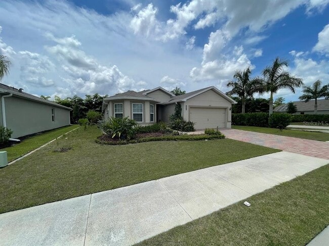 Building Photo - 690 Hadley Pl E