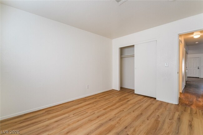 Building Photo - 1611 E Harmon Ave