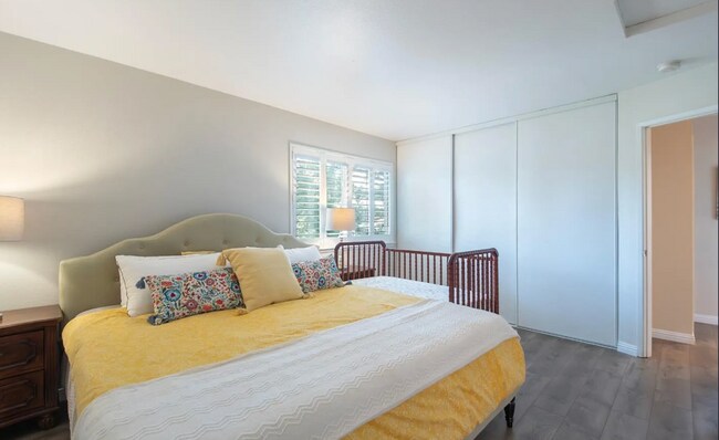 Building Photo - 1173 Capri Dr
