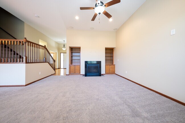 Building Photo - 16549 Dodd Ln