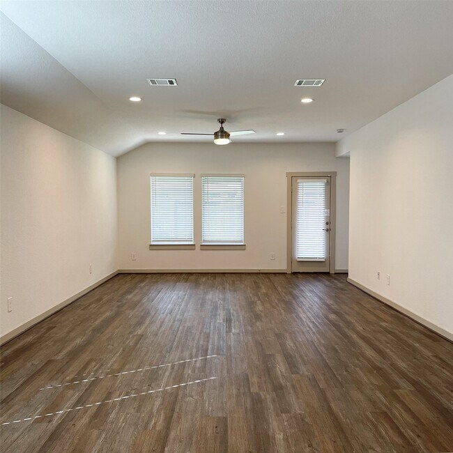 Building Photo - 6814 Bradford Ter Rd