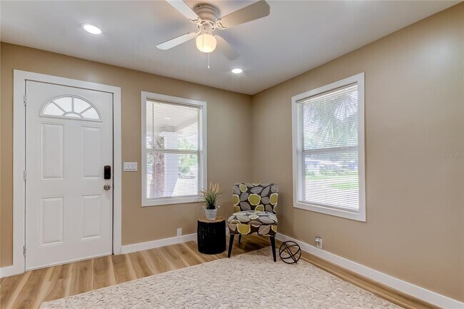 Building Photo - 1800 12th Ave S