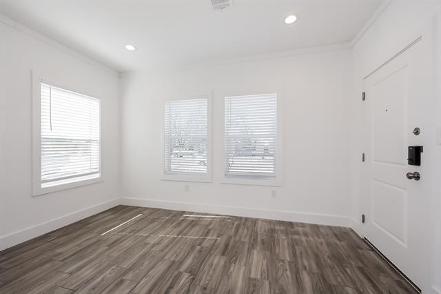 Building Photo - 1605 Daniel Dr