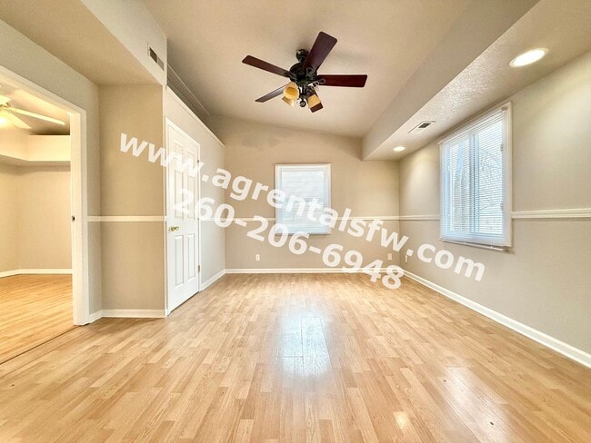 Building Photo - 3 Bedroom House