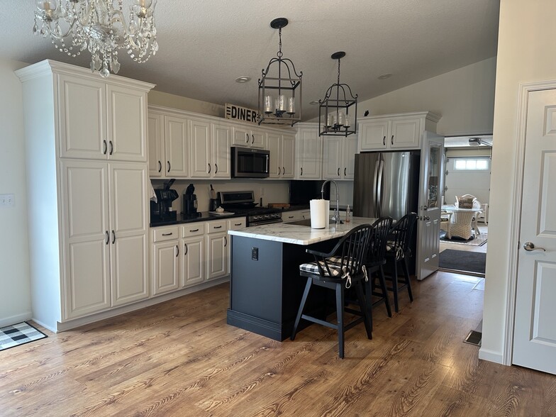 Building Photo - 7712 Walnut St