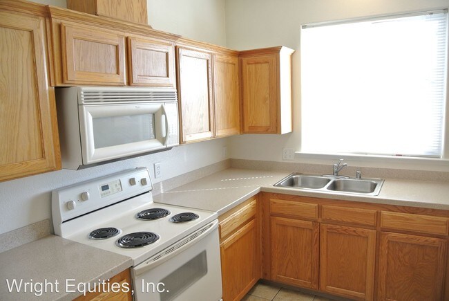 Building Photo - 5034 W Bullard Ave