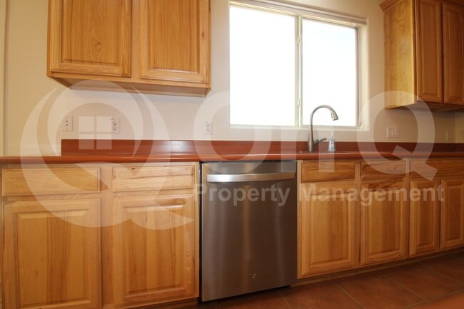 Building Photo - 779 W Calle La Bolita