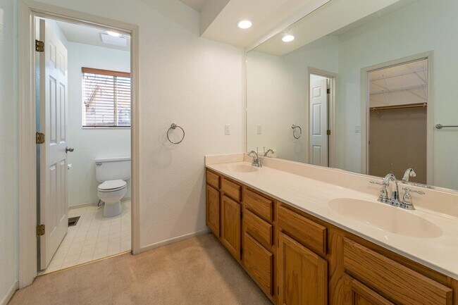 Building Photo - Southwest Reno Hidden Gem - Stunning Back ...