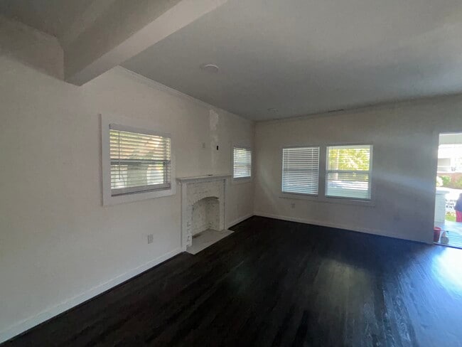 Building Photo - 1430-1413 13th Pl S