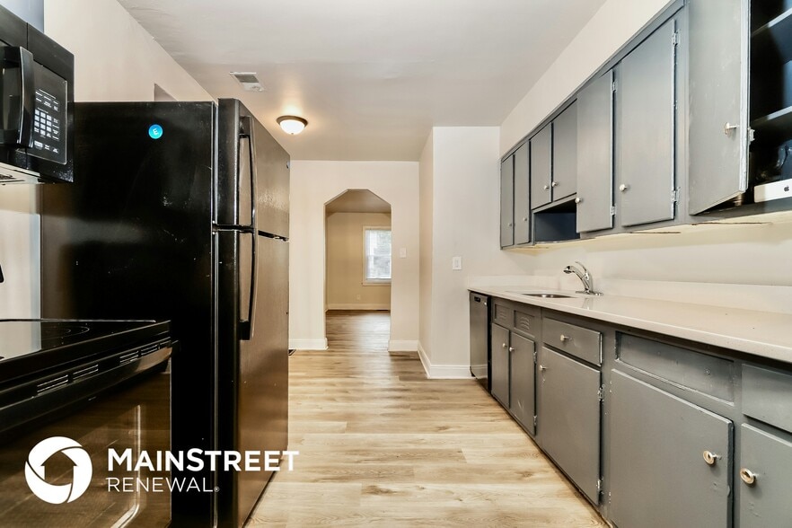 Building Photo - 4226 Grand Ave