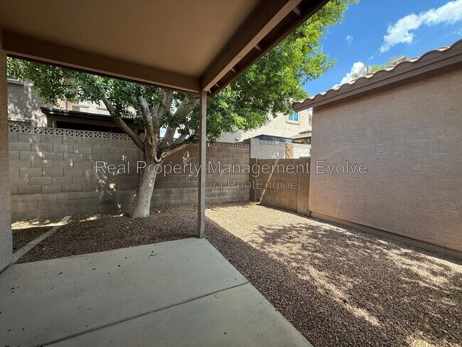 Building Photo - 8802 E University Dr