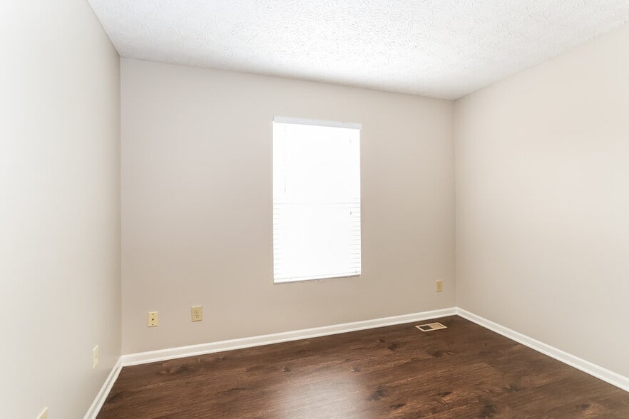 Building Photo - 6515 Ashbrook Village Dr