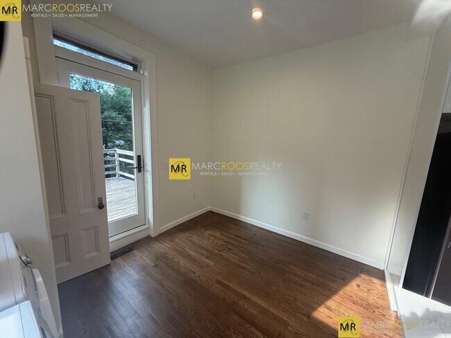 Building Photo - 1755 Beacon St