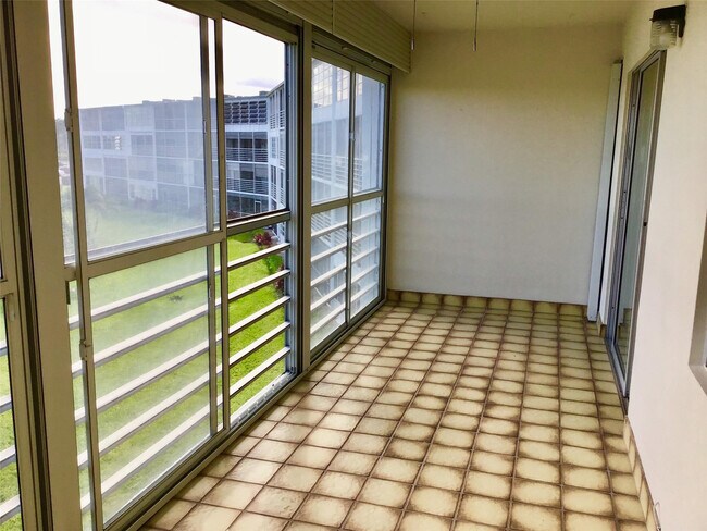 Building Photo - 3032 Exeter