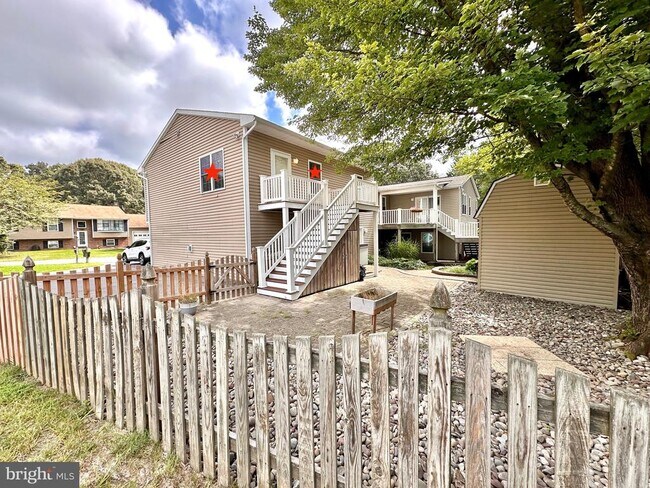 Building Photo - 1217 Somerset Rd