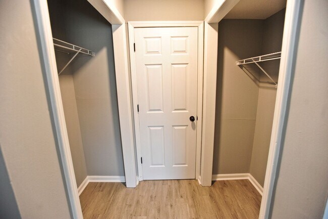 Interior Photo - 133 N Spring St